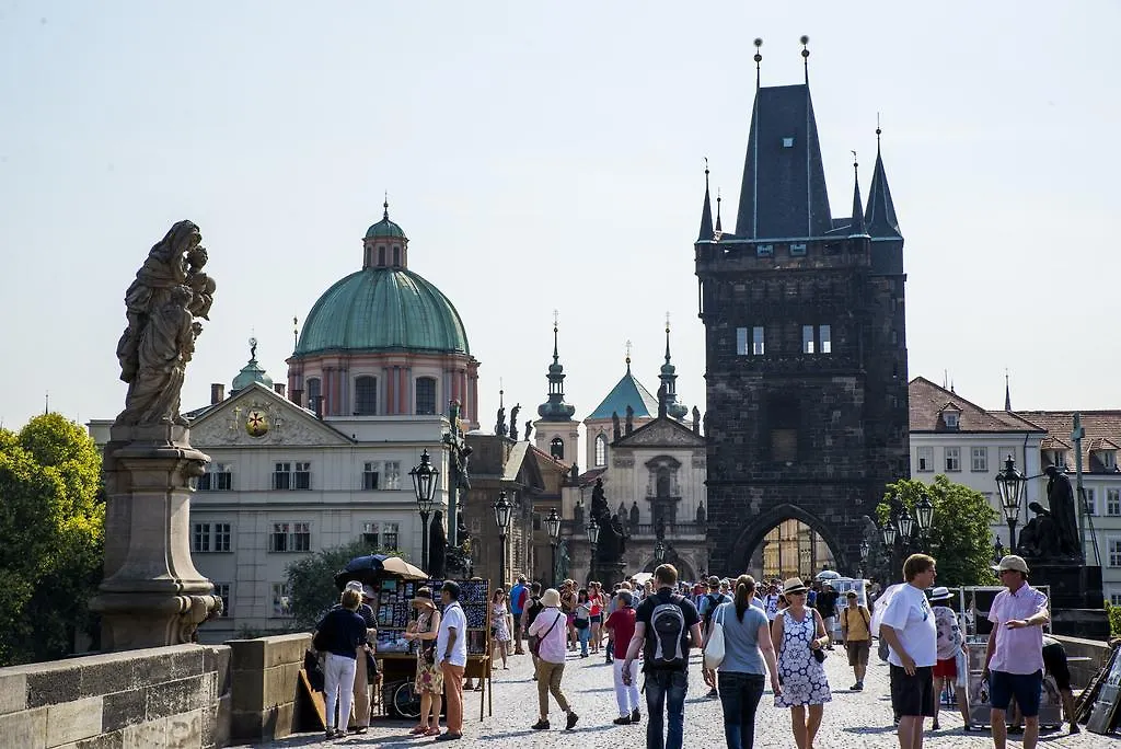 Studio Karluv Most Praga